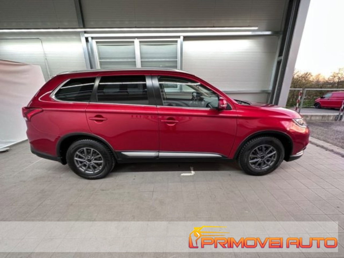 Mitsubishi Outlander 2.0 MIVEC 2WD Intense (4)