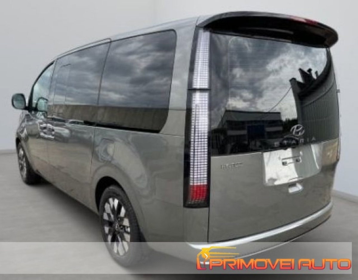 Hyundai Staria 2.2 2wd auto (13)