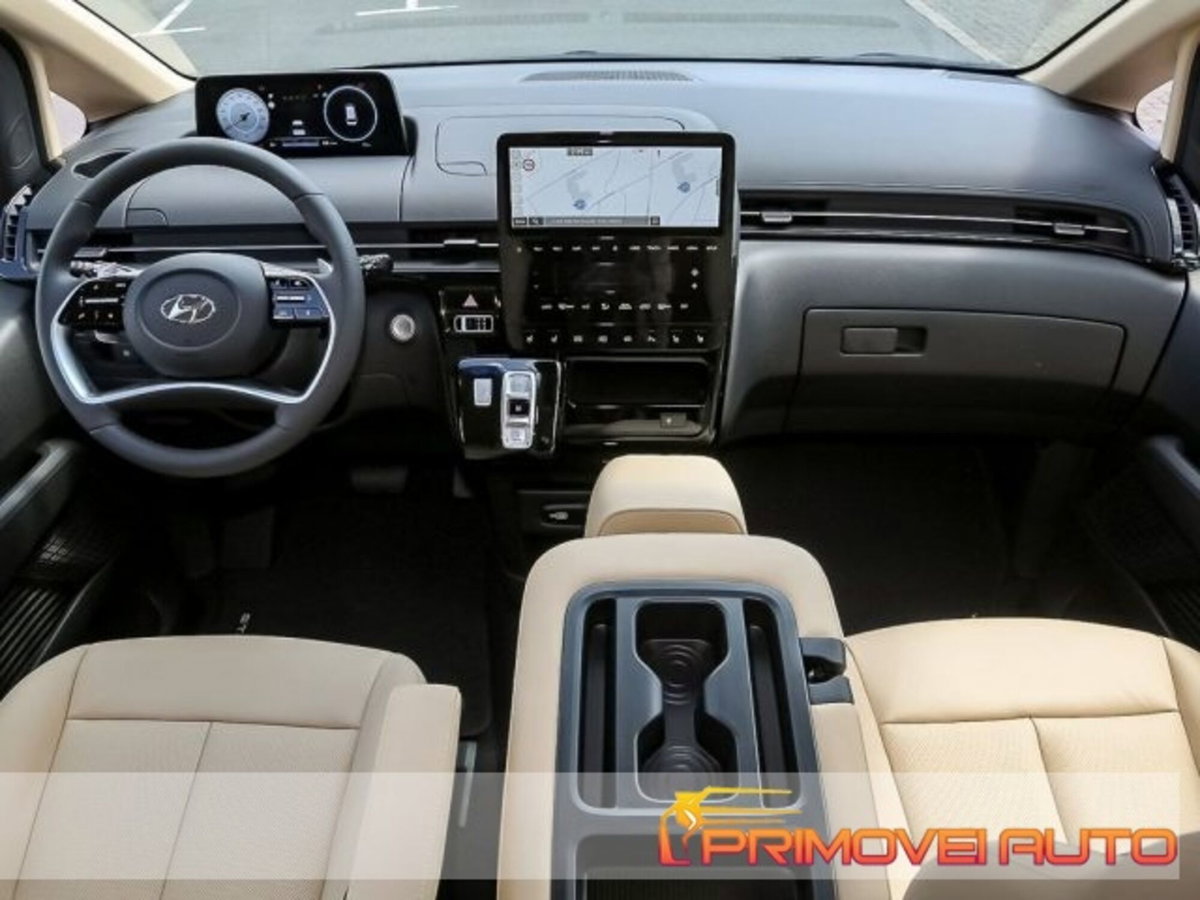 Hyundai Staria 2.2 2wd auto