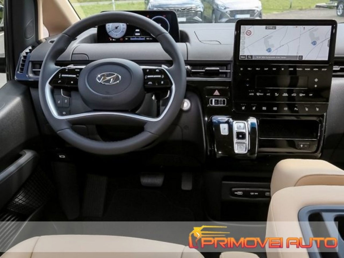 Hyundai Staria 2.2 2wd auto (2)