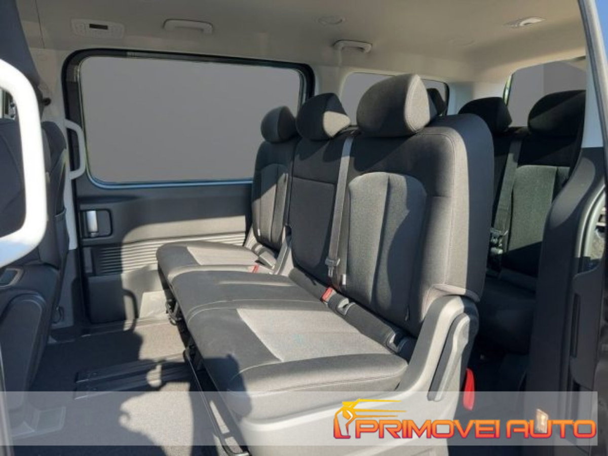 Hyundai Staria 2.2 awd auto (2)