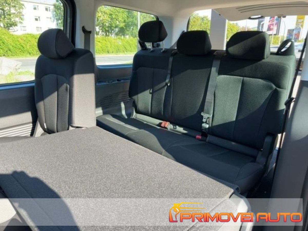 Hyundai Staria 2.2 awd auto (3)