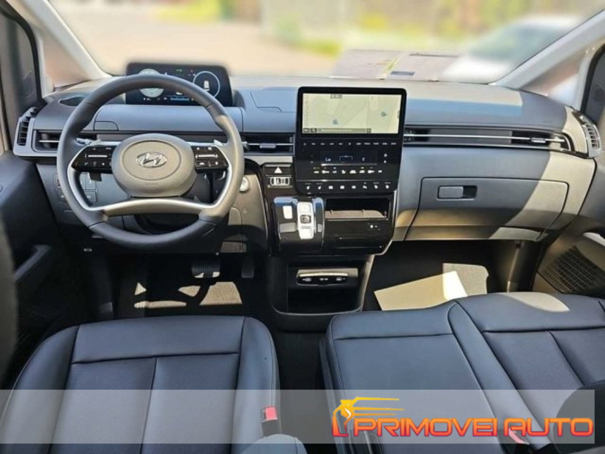 Hyundai Staria 2.2 awd auto