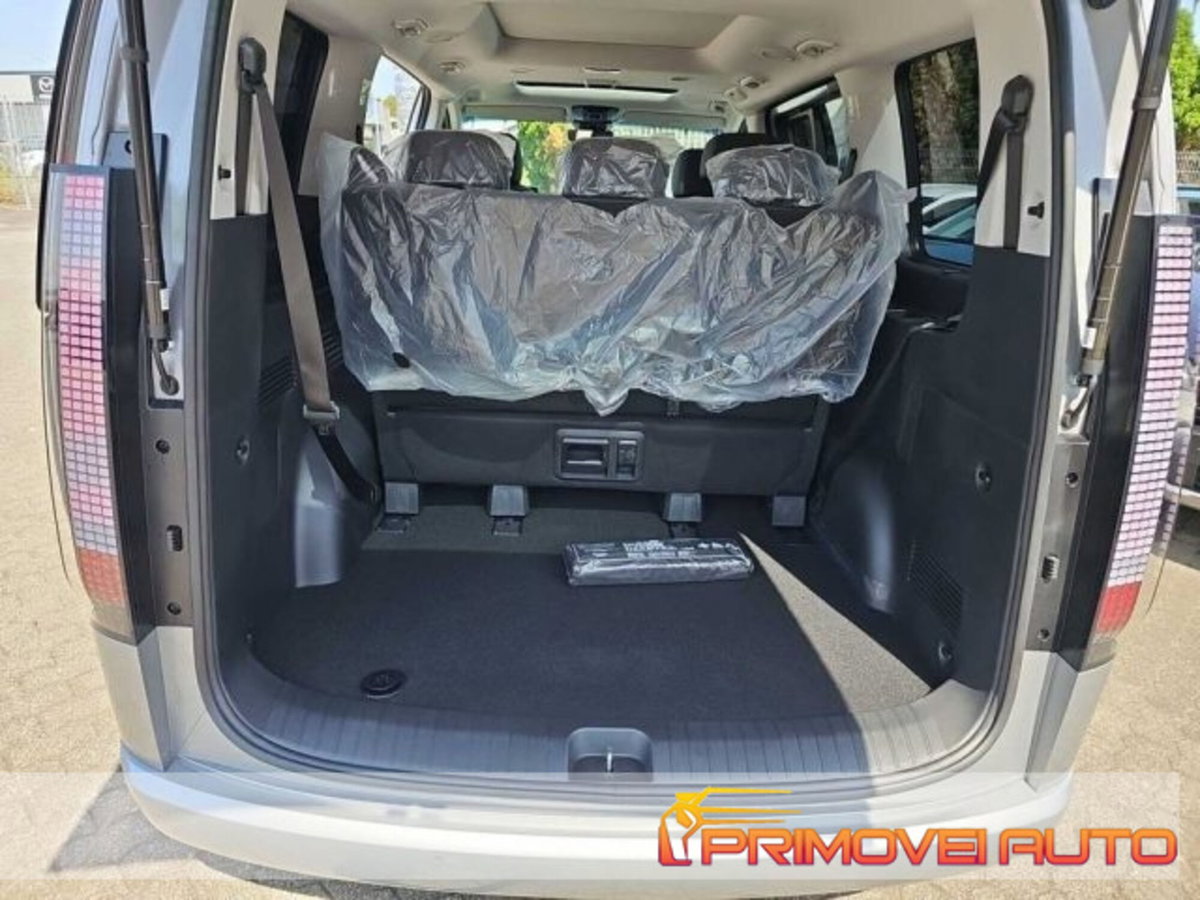 Hyundai Staria 2.2 awd auto (9)