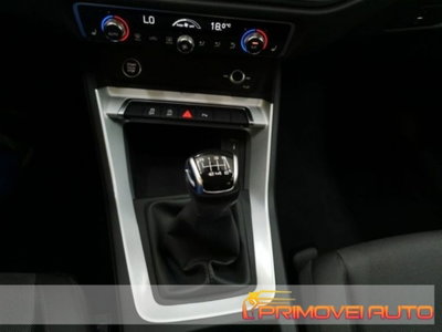 Audi Q3 35 TDI Business (11)
