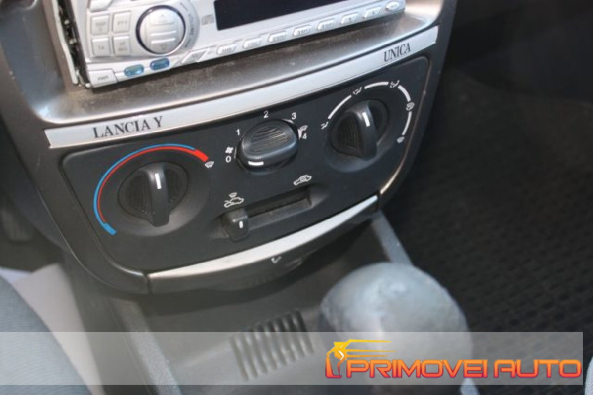 Lancia Ypsilon 1.4 Diva Ecochic GPL (18)