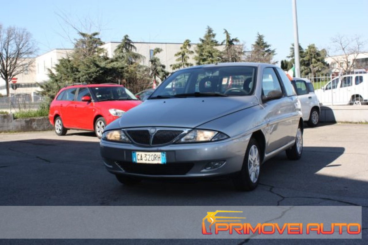Lancia Ypsilon 1.4 Diva Ecochic GPL (2)