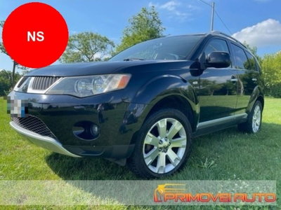 Mitsubishi Outlander 2.0 DI-D Instyle 7 p.ti DPF usata