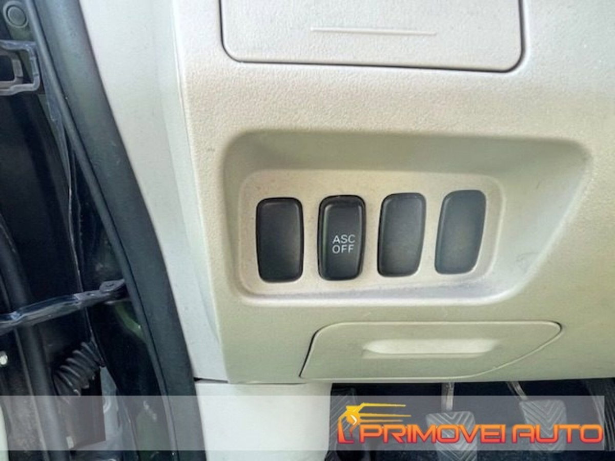 Mitsubishi Outlander 2.0 DI-D Instyle 7 p.ti DPF (16)