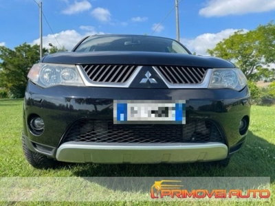 Mitsubishi Outlander 2.0 DI-D Instyle 7 p.ti DPF (4)