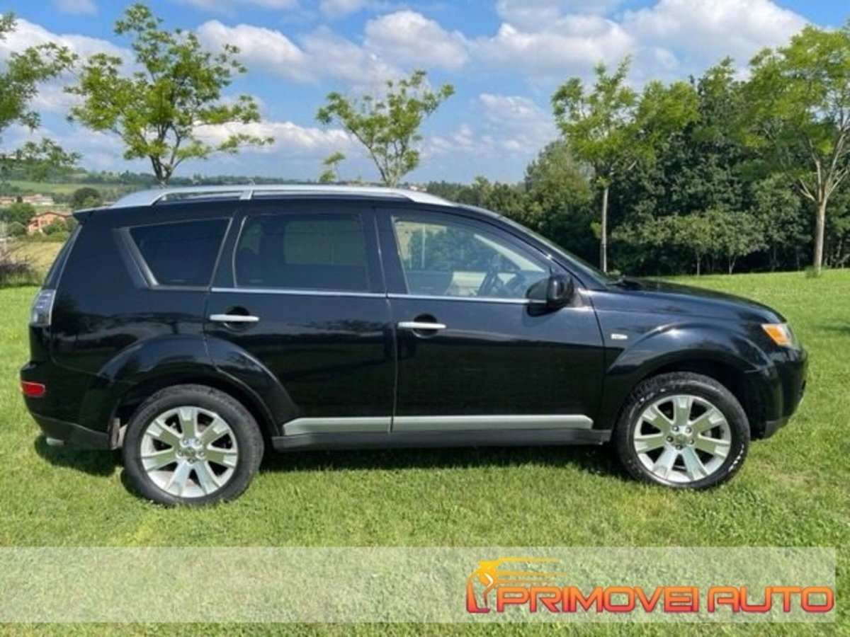 Mitsubishi Outlander 2.0 DI-D Instyle 7 p.ti DPF (5)