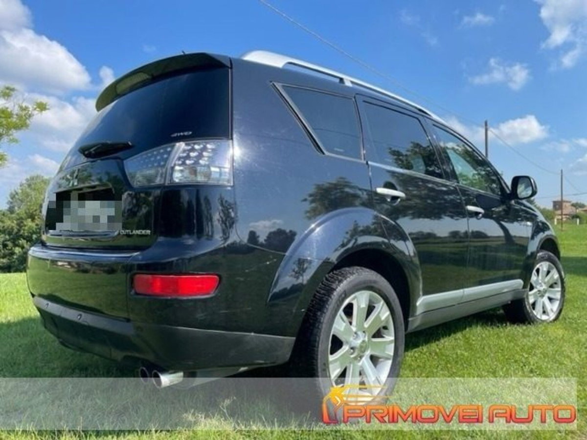 Mitsubishi Outlander 2.0 DI-D Instyle 7 p.ti DPF (7)