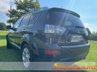 Mitsubishi Outlander 2.0 DI-D Instyle 7 p.ti DPF (8)