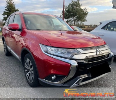 Mitsubishi Outlander 2.0 2WD CVT Diamond SDA (4)