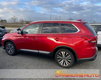 Mitsubishi Outlander 2.0 2WD CVT Diamond SDA (8)