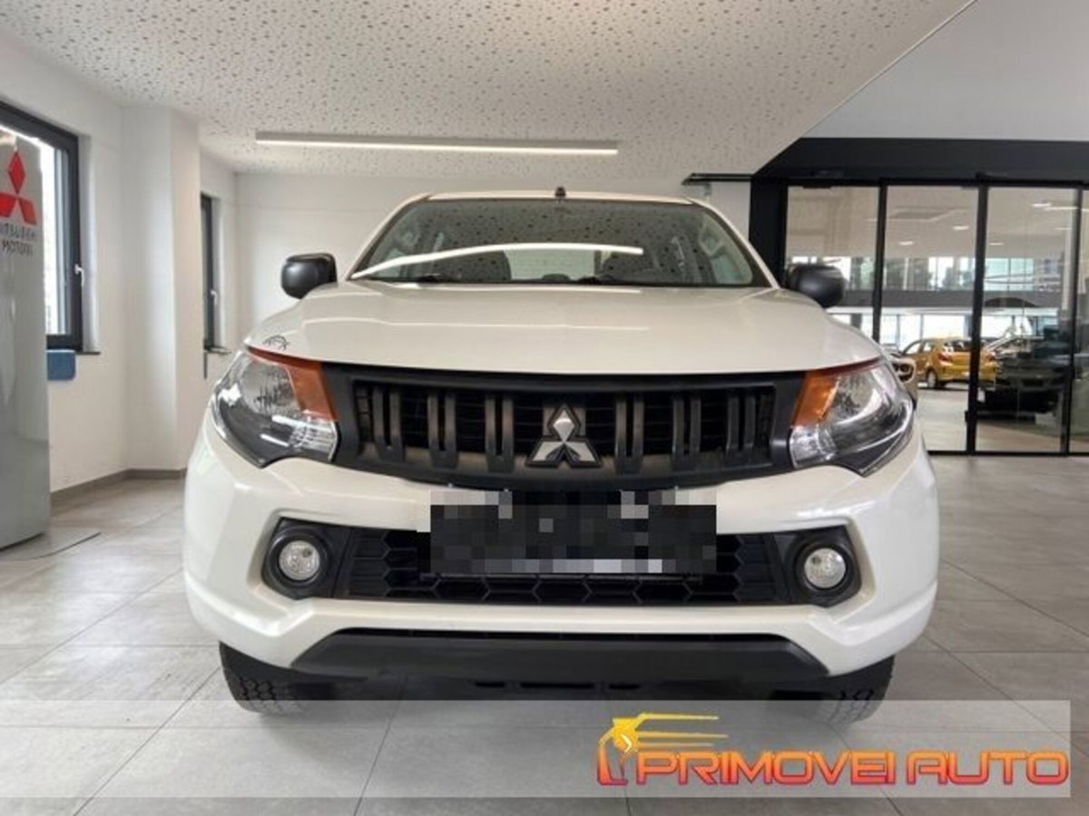 Mitsubishi L200 2.4 DI-D/154CV Club Cab Invite (4)