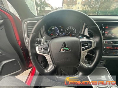 Mitsubishi Outlander 2.4 MIVEC 4WD PHEV Diamond SDA usata