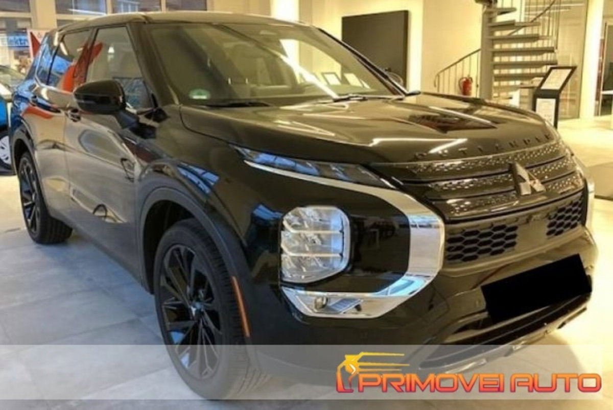 Mitsubishi Outlander 2.0 2WD CVT Insport SDA (2)
