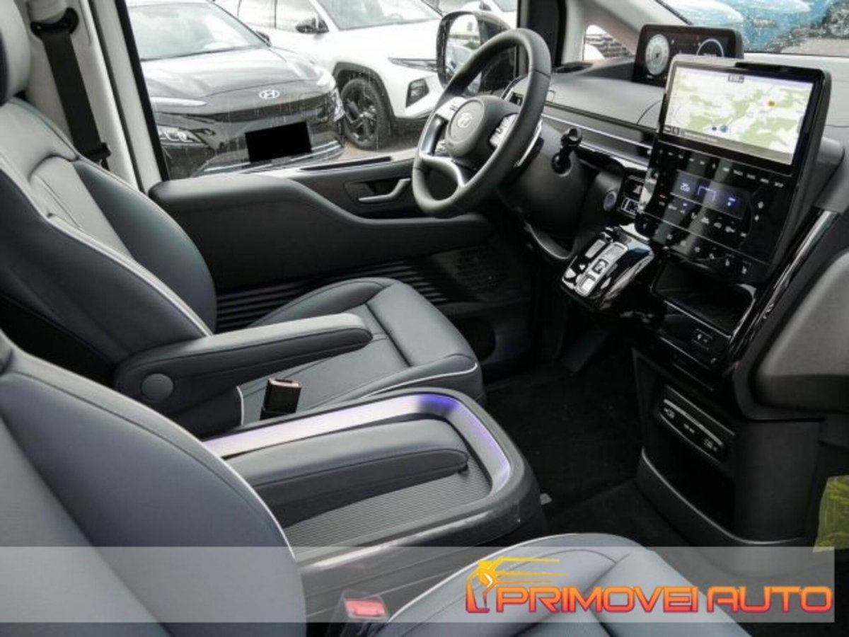 Hyundai Staria 2.2 2wd auto