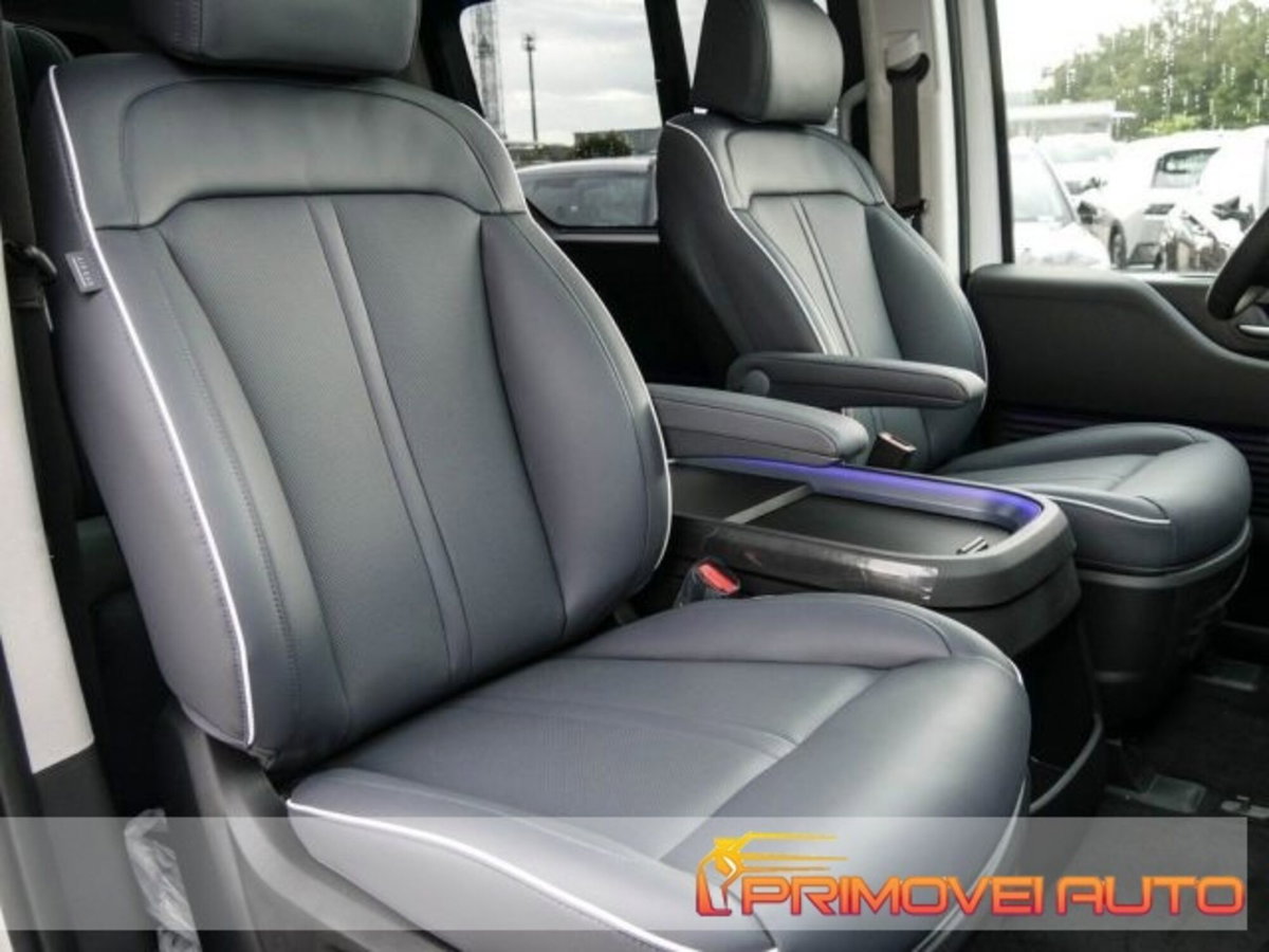 Hyundai Staria 2.2 2wd auto (2)