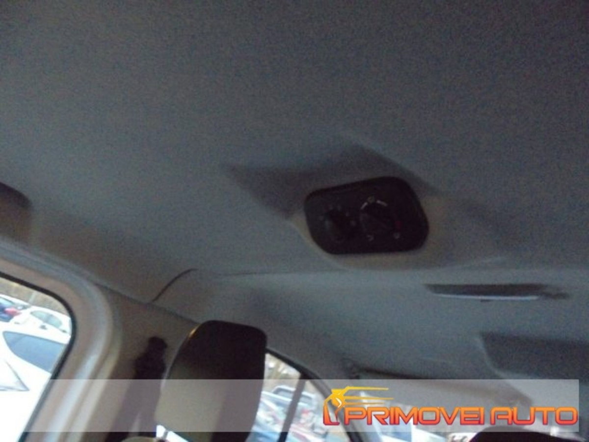 Ford Transit Custom Furgone 310 2.2 TDCi 125CV PC Combi Entry (13)