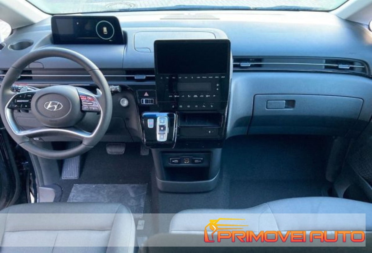 Hyundai Staria 2.2 2wd auto