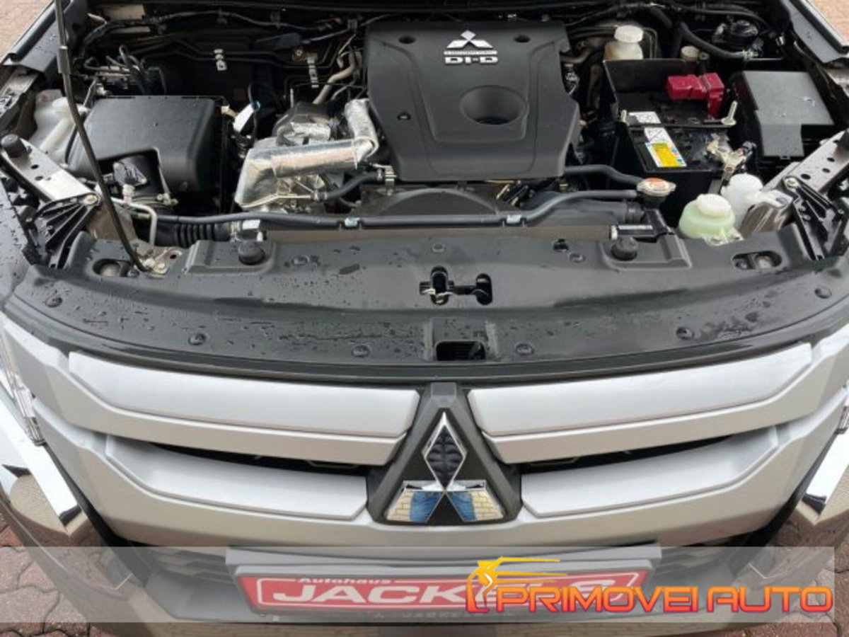 Mitsubishi L200 2.3 D Club Cab 4x4 Easy Select Invite Connect (4)