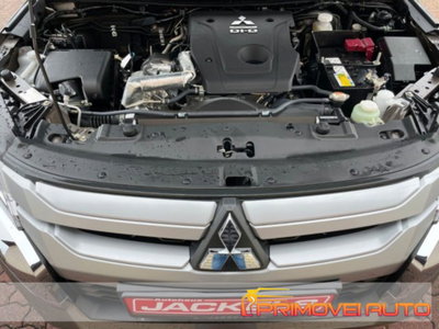 Mitsubishi L200 2.3 D Club Cab 4x4 Easy Select Invite Connect (4)