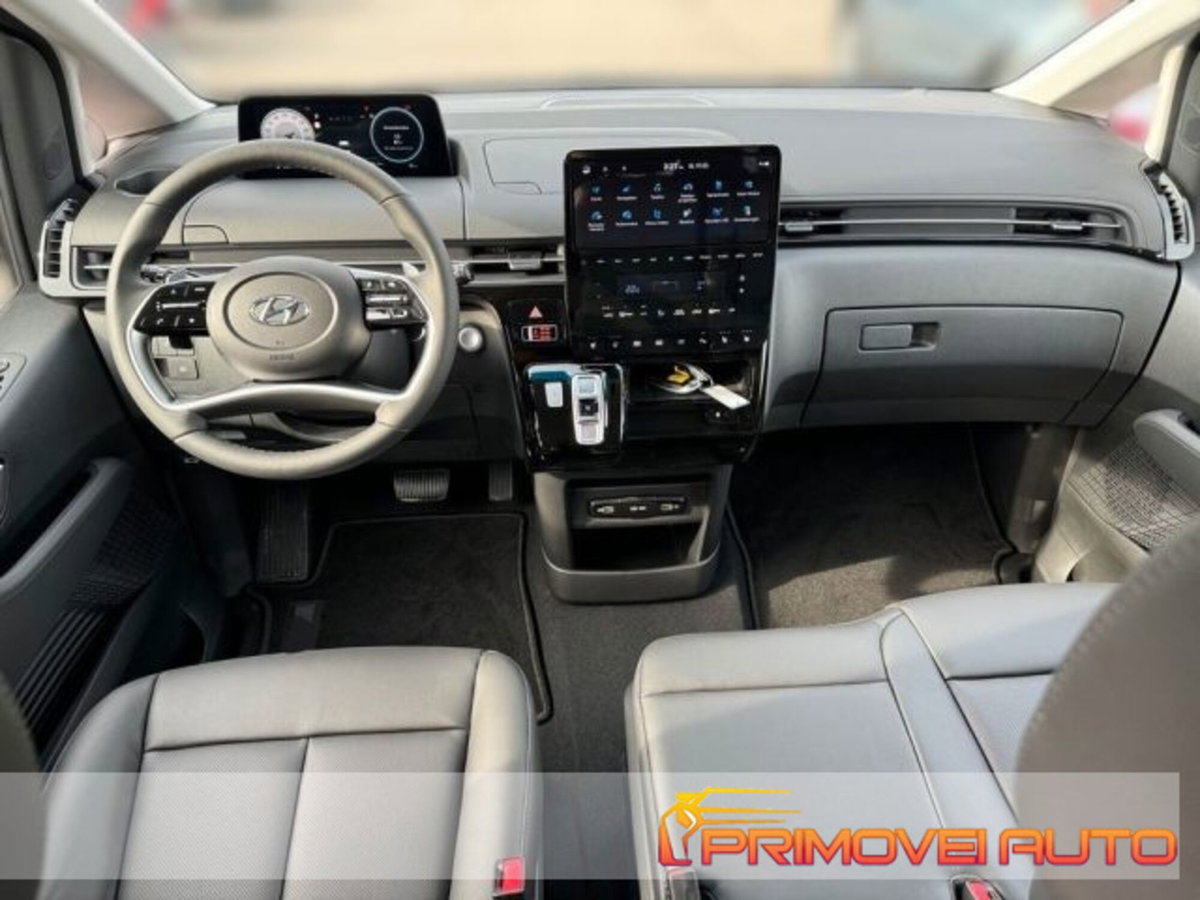 Hyundai Staria 2.2 2wd auto