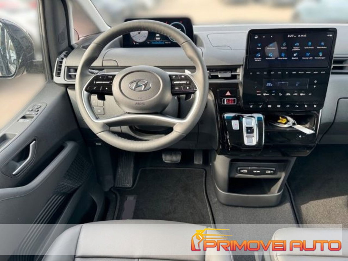 Hyundai Staria 2.2 2wd auto (2)