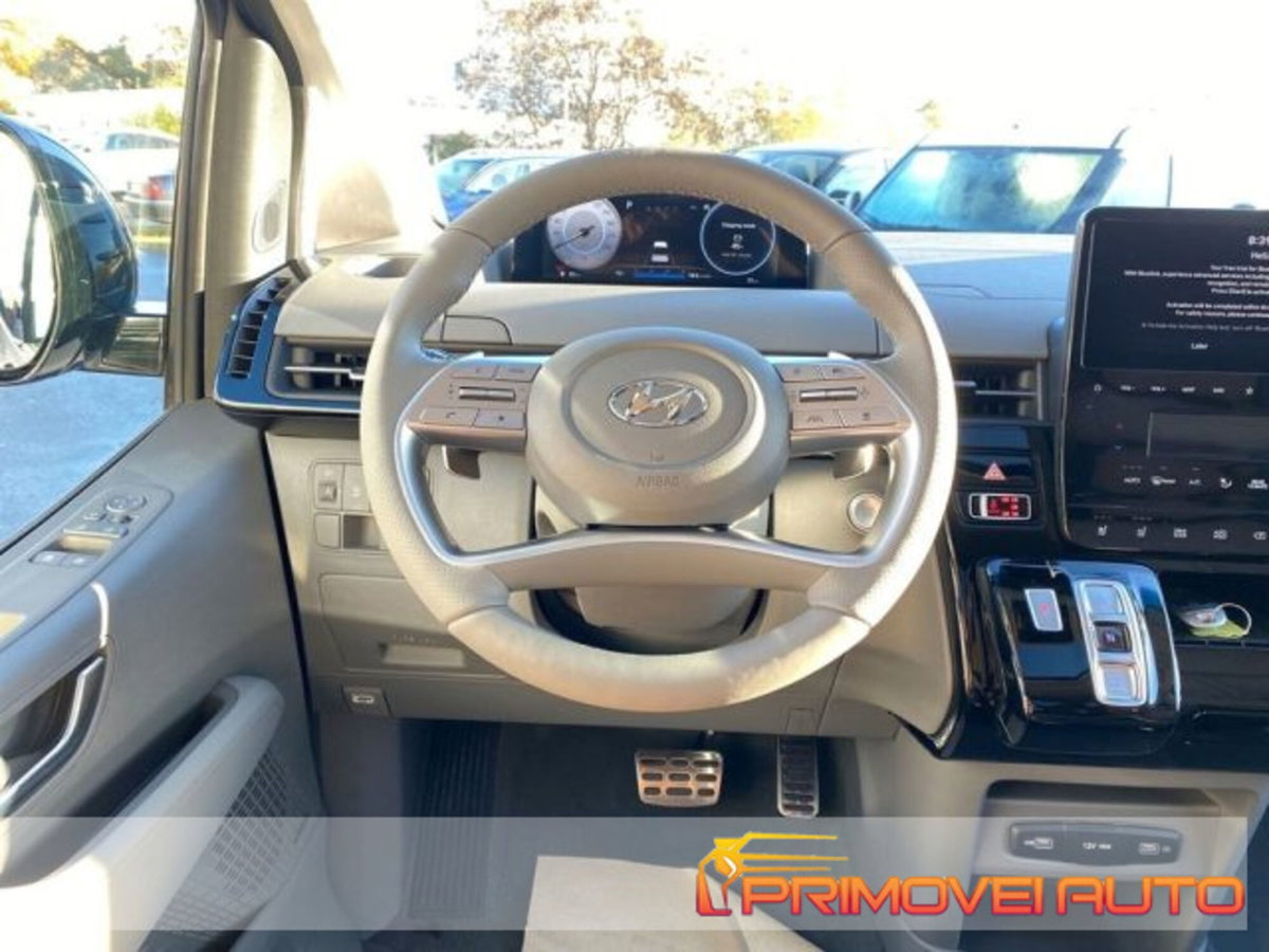 Hyundai Staria 2.2 2wd auto (2)