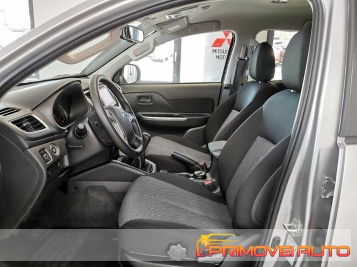 Mitsubishi L200 2.3 D Double Cab 4x4 Super Select P0. Diamond (2)