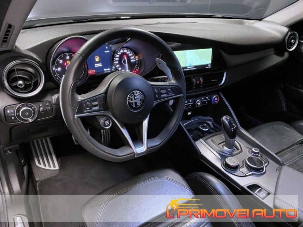 Alfa Romeo Giulia 2.2 Turbodiesel 210 CV AT8 AWD Q4 Veloce (2)