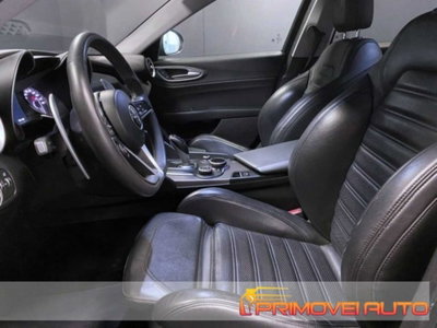 Alfa Romeo Giulia 2.2 Turbodiesel 210 CV AT8 AWD Q4 Veloce (5)