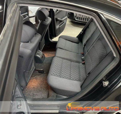 Audi A6 2.4 V6 cat Advance (4)