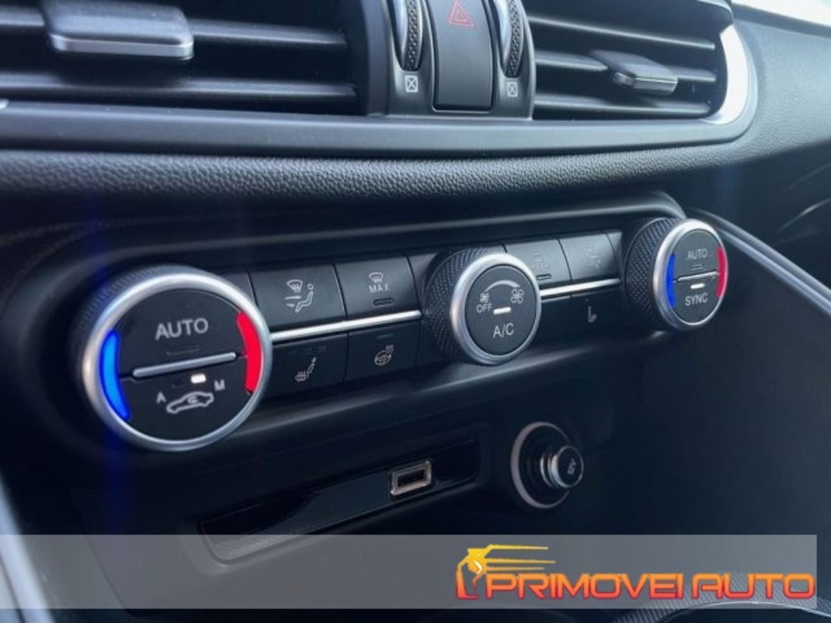 Alfa Romeo Giulia 2.2 Turbodiesel 210 CV AT8 AWD Q4 Estrema (4)