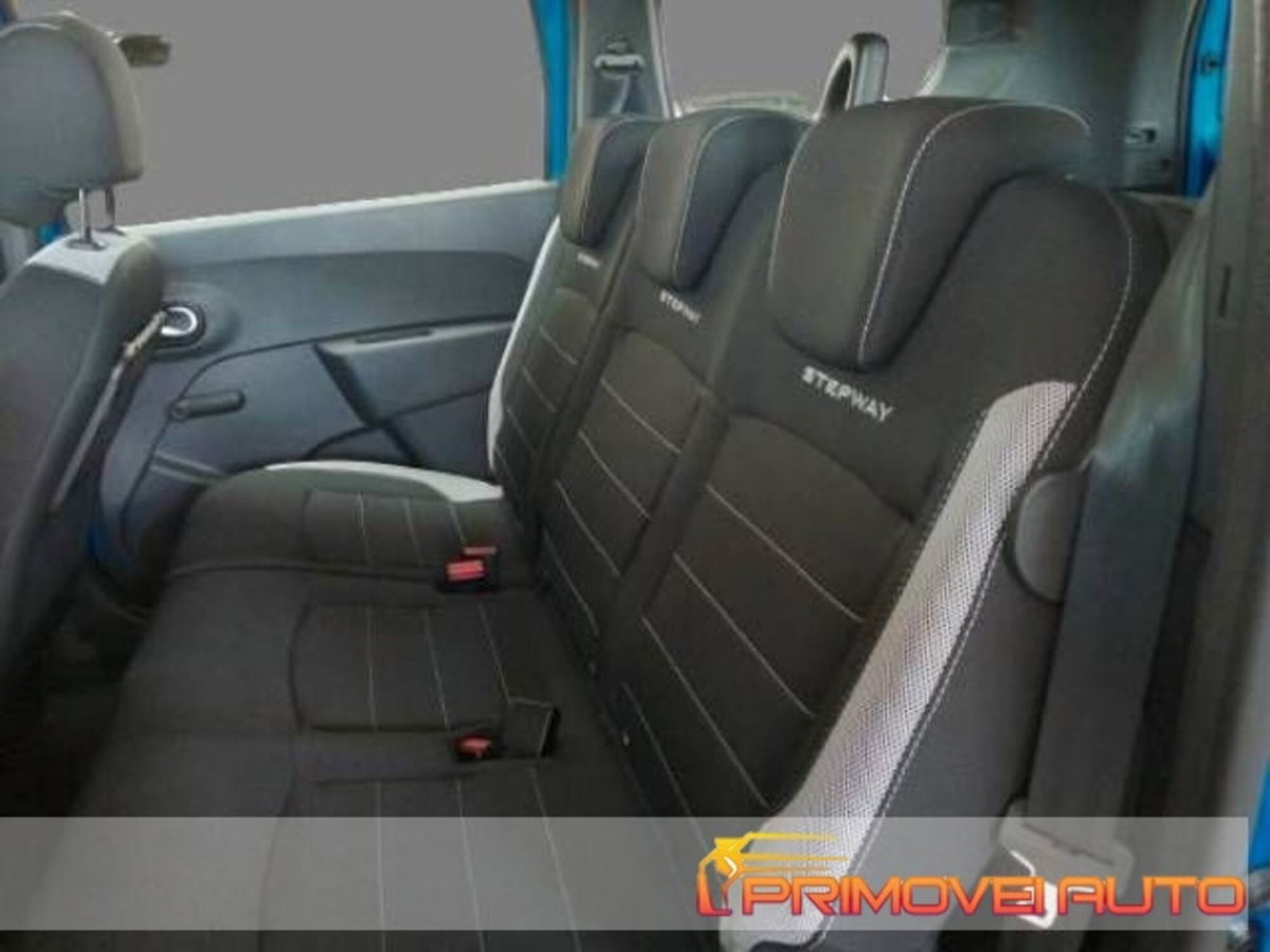 Dacia Lodgy Stepway 1.6 100 CV S&S GPL 5 posti (5)