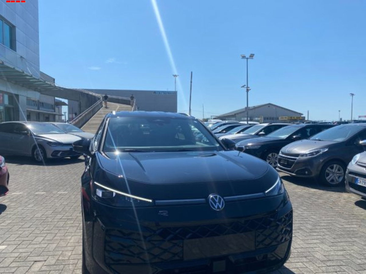 Volkswagen T-Roc 1.5 etsi R-Line 150cv dsg (4)