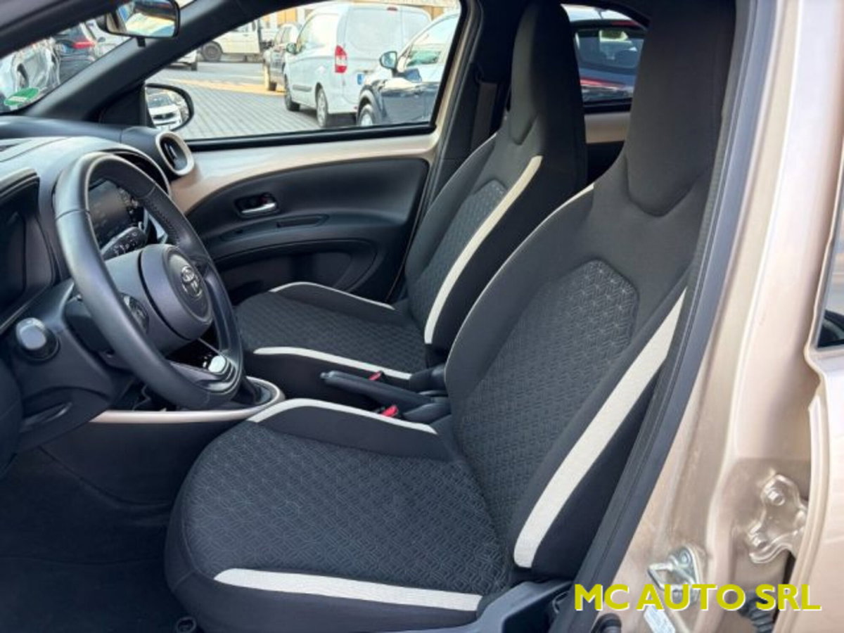 Toyota Aygo X 1.0 VVT-i 72 CV 5p. Undercover S-CVT (7)