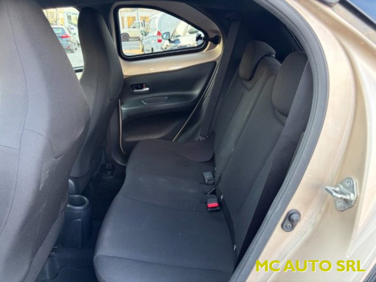 Toyota Aygo X 1.0 VVT-i 72 CV 5p. Undercover S-CVT (8)