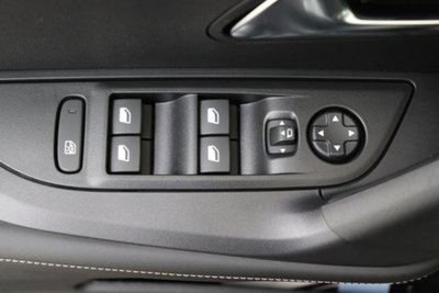 Peugeot 2008 PureTech 100 S&S Allure (16)