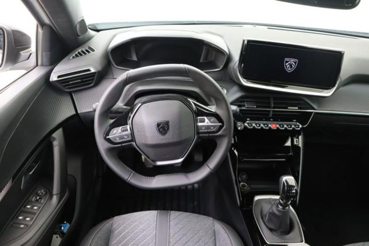 Peugeot 2008 PureTech 100 S&S Allure (2)