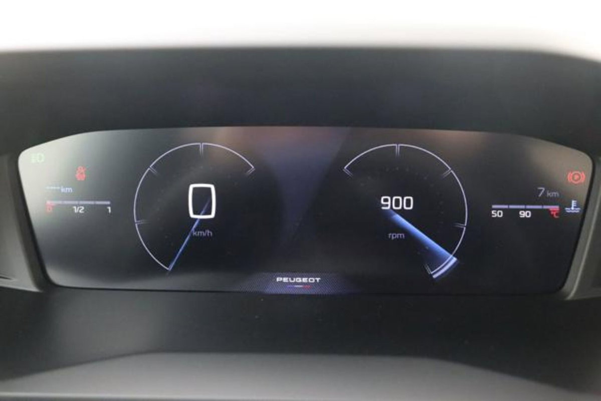 Peugeot 2008 PureTech 100 S&S Allure (8)
