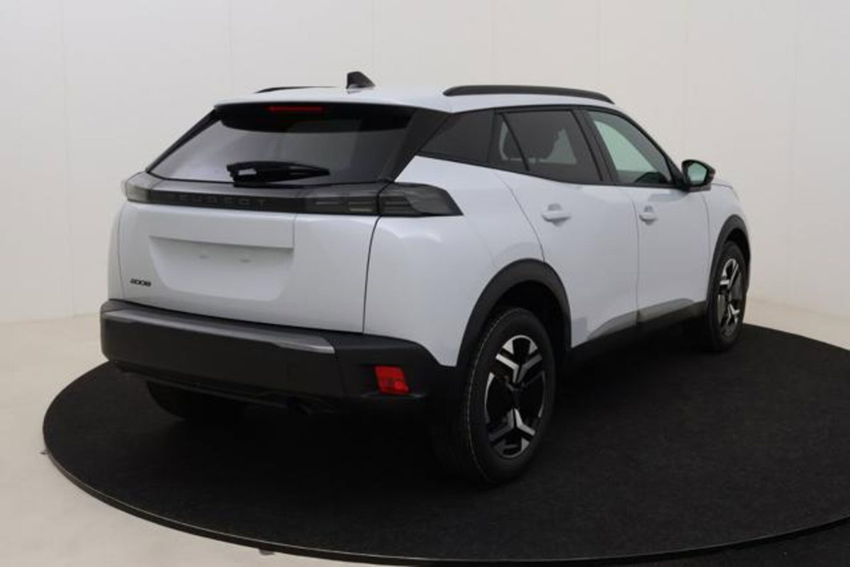 Peugeot 2008 PureTech 100 S&S Allure (9)