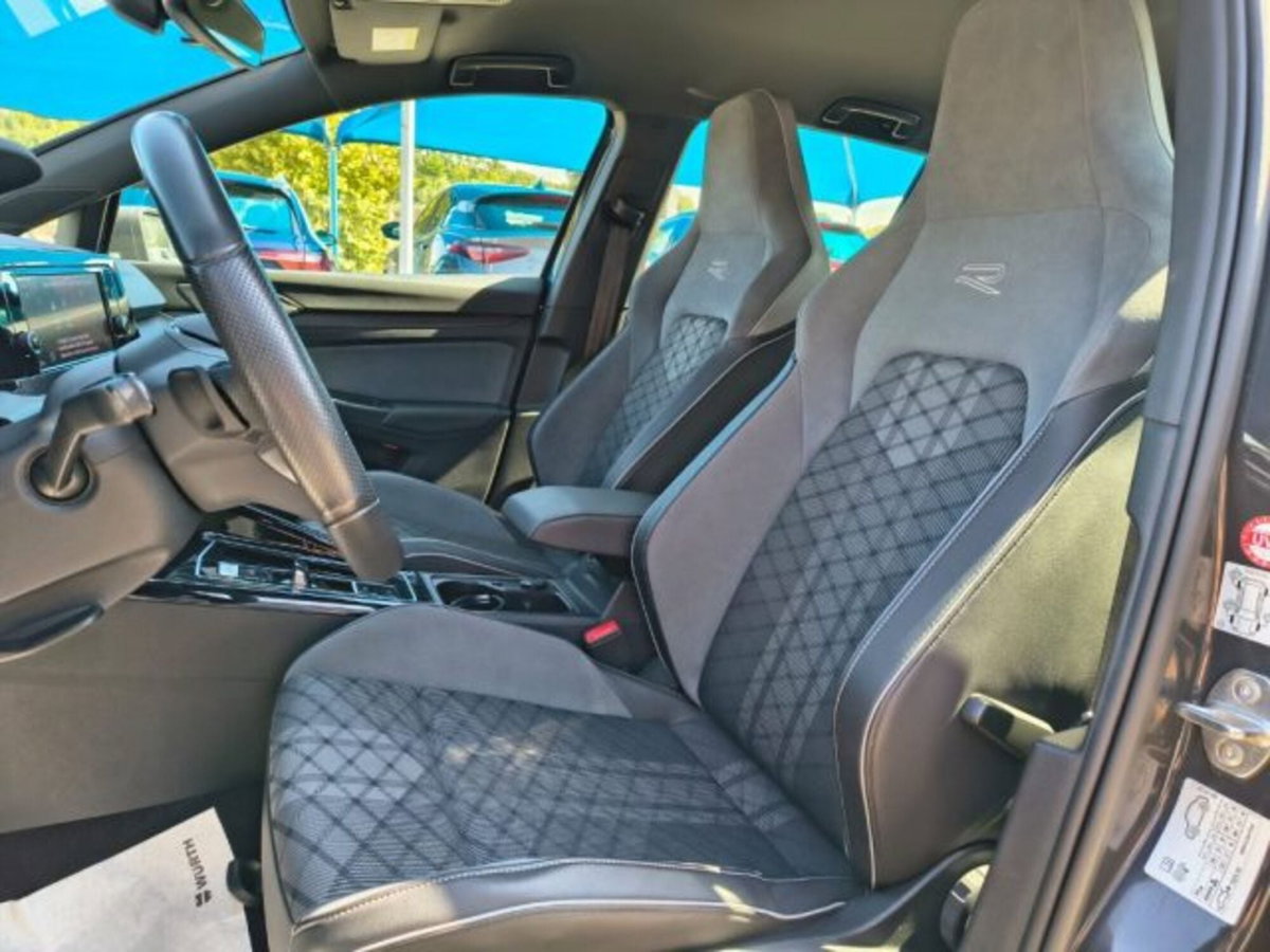 Volkswagen Golf 1.5 eTSI 130 CV EVO ACT DSG R-Line (10)