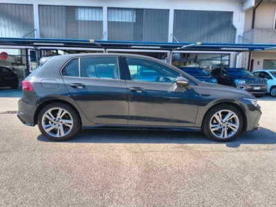 Volkswagen Golf 1.5 eTSI 130 CV EVO ACT DSG R-Line (4)
