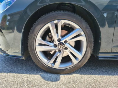Volkswagen Golf 1.5 eTSI 130 CV EVO ACT DSG R-Line (8)