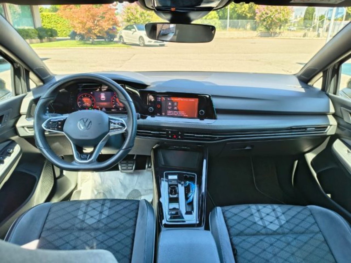Volkswagen Golf 1.5 eTSI 130 CV EVO ACT DSG R-Line (9)