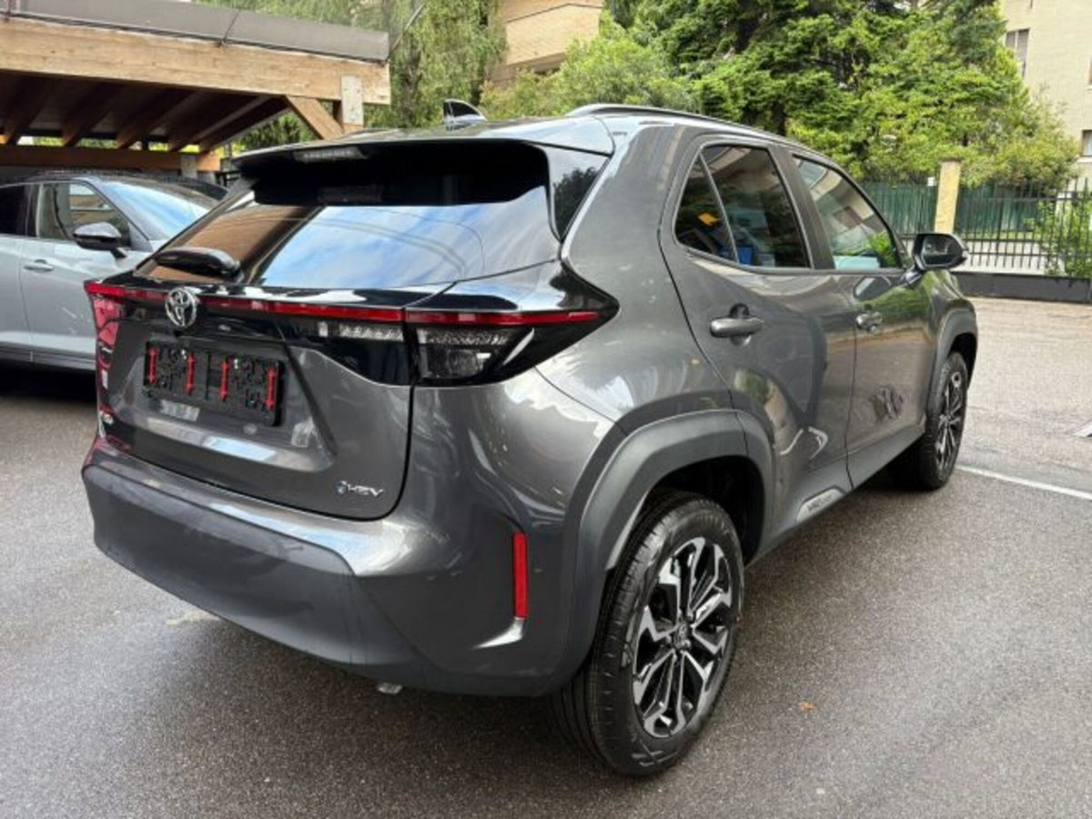 Toyota Yaris Cross 1.5h GR Sport Black Sky fwd 116cv e-cvt (5)