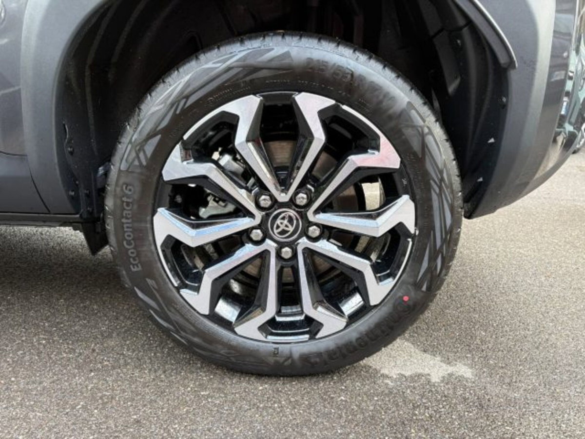 Toyota Yaris Cross 1.5h GR Sport Black Sky fwd 116cv e-cvt (18)